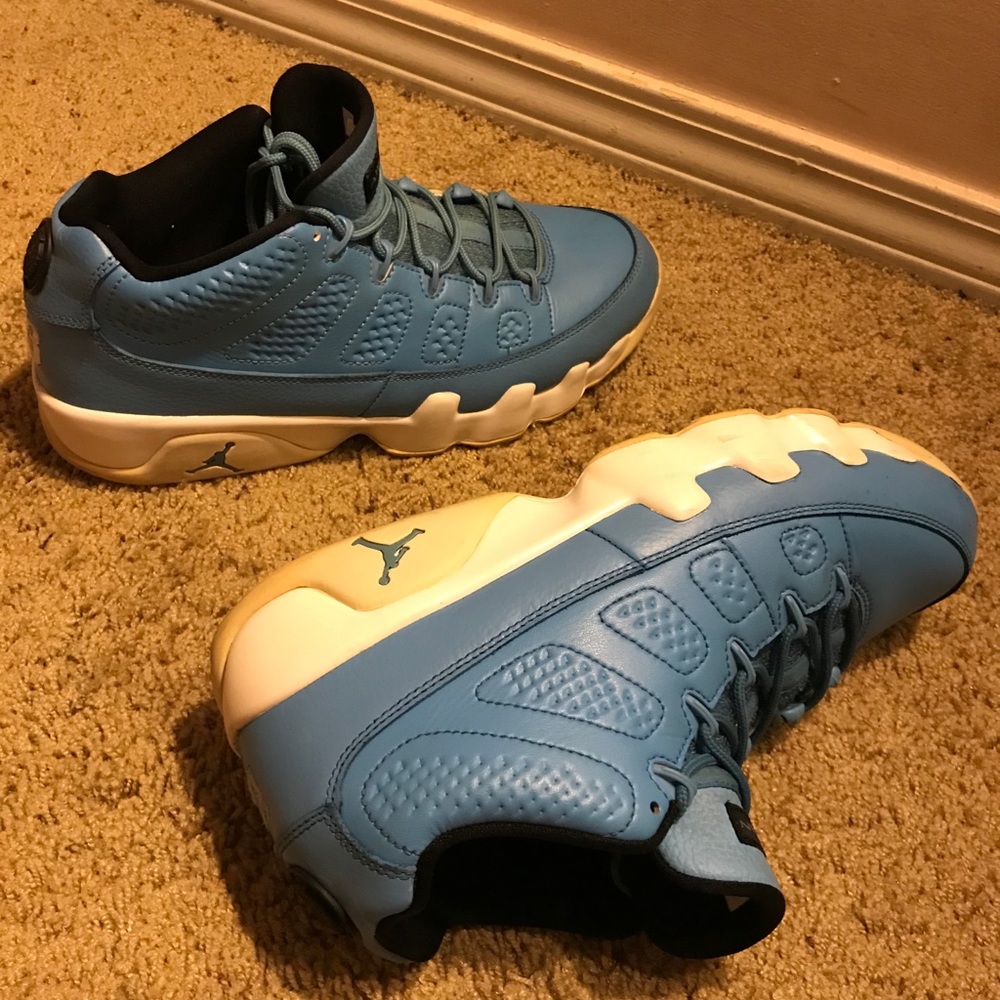 Air Jordan 9 Retro low Pantone